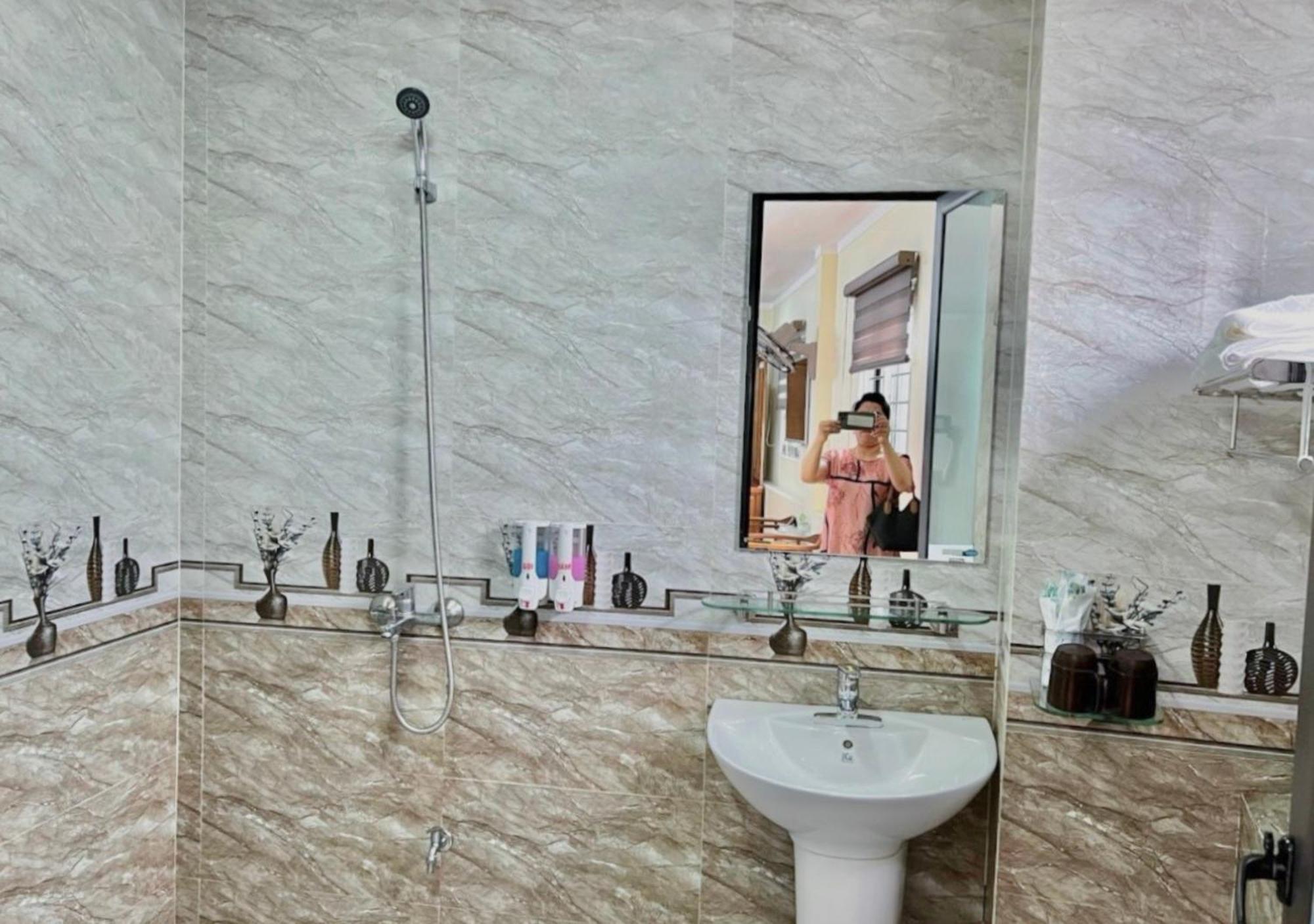 Thu Ha Hotel Uong Bi المظهر الخارجي الصورة