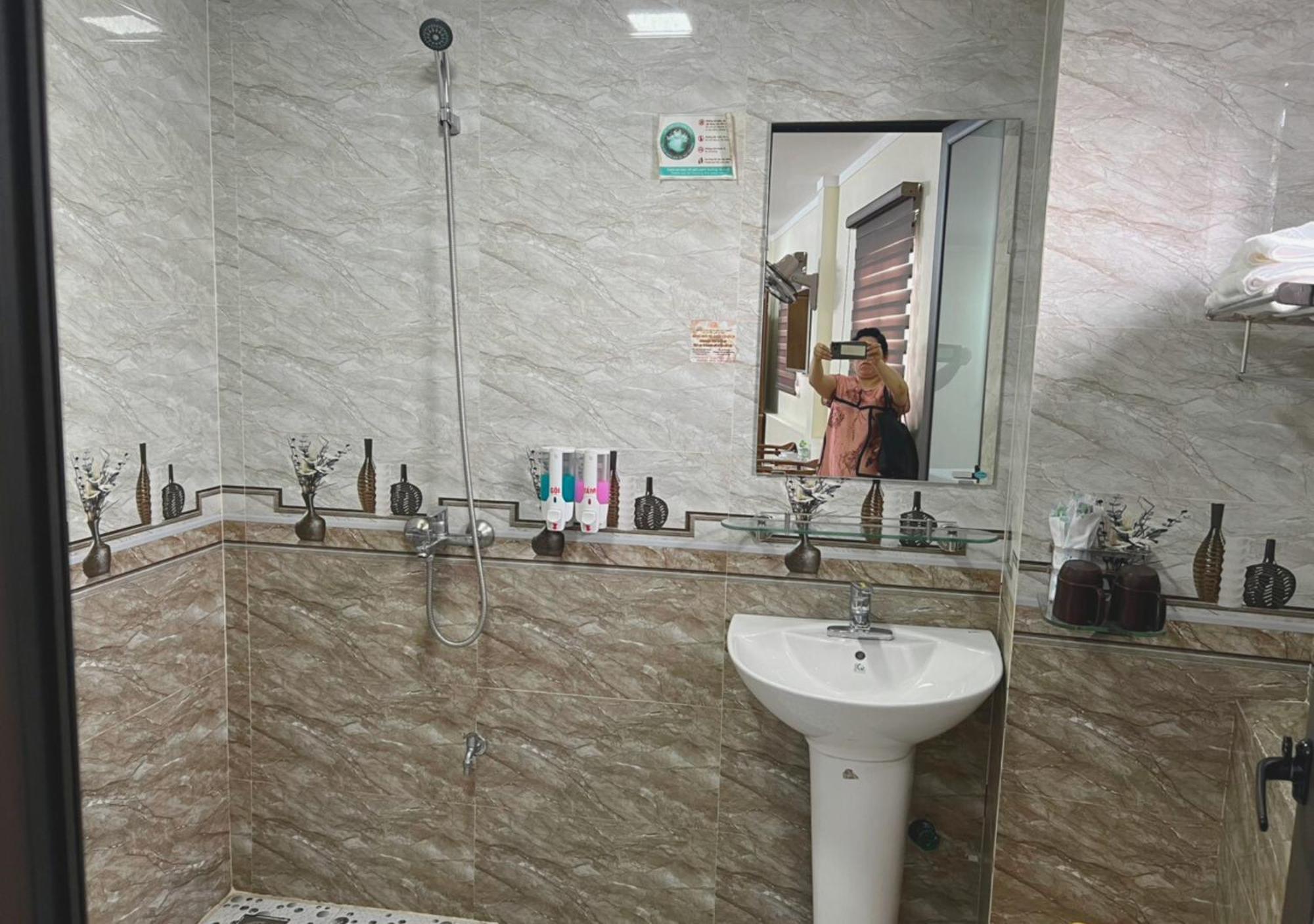Thu Ha Hotel Uong Bi المظهر الخارجي الصورة
